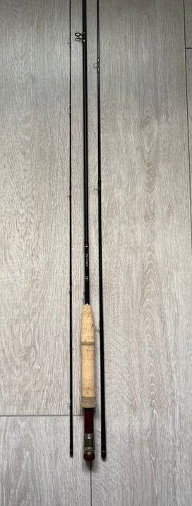 Vlieghengel. Fly Logic,  8.6 ft # 4-5 line. 3- pc.  Z.g.a.n., Ophalen of Verzenden, Zo goed als nieuw, Werphengel