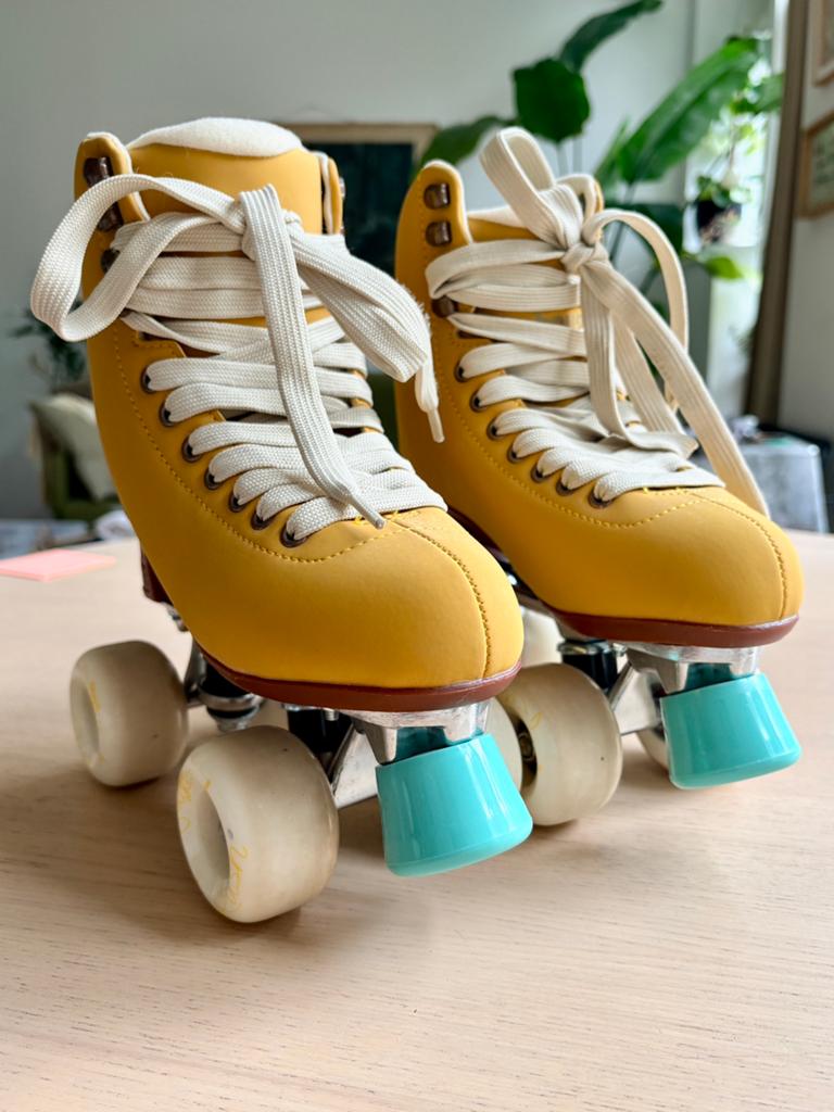 Chaya Melrose Deluxe Roller Skates (Amber - 37), Ophalen, Zo goed als nieuw