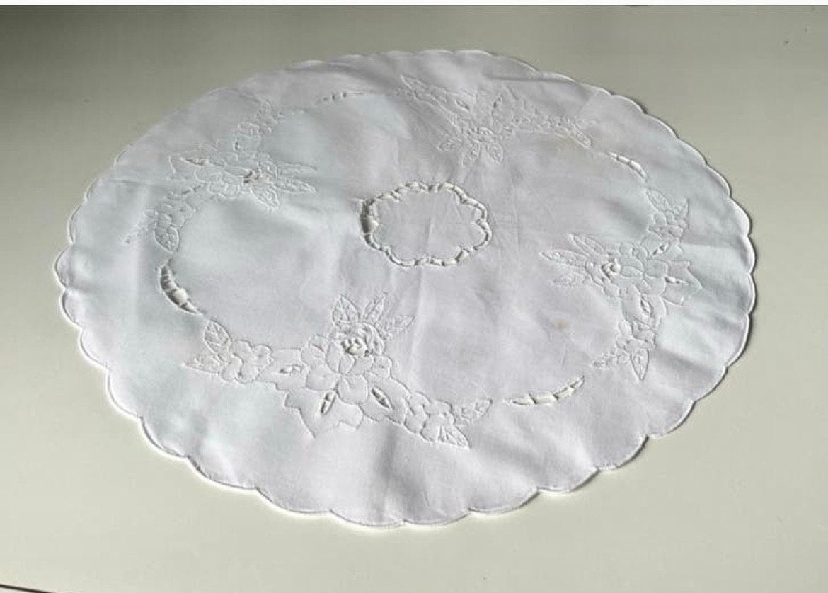 Set vintage witte kanten en geborduurde kleedjes, Ophalen of Verzenden