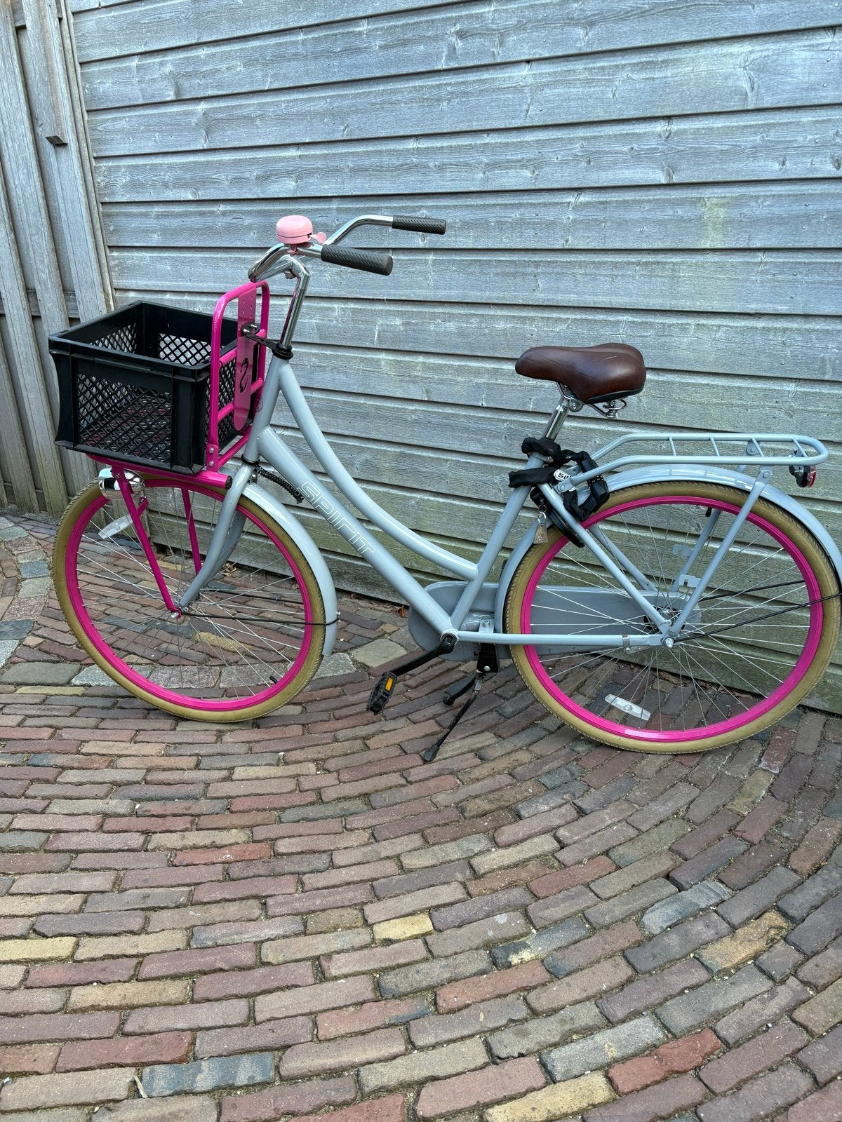Spirit transportfiets grijs/roze met mand, Fietsen en Brommers, Overige merken, Terugtraprem, Ophalen of Verzenden, 50 tot 53 cm