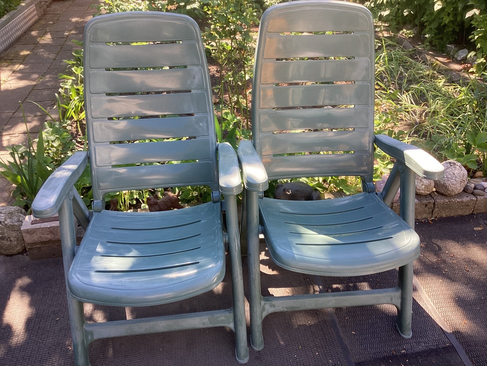 Twee Tuinstoelen en ligstoel, Tuin en Terras, Tuinstoelen, Ophalen, Gebruikt, Kunststof