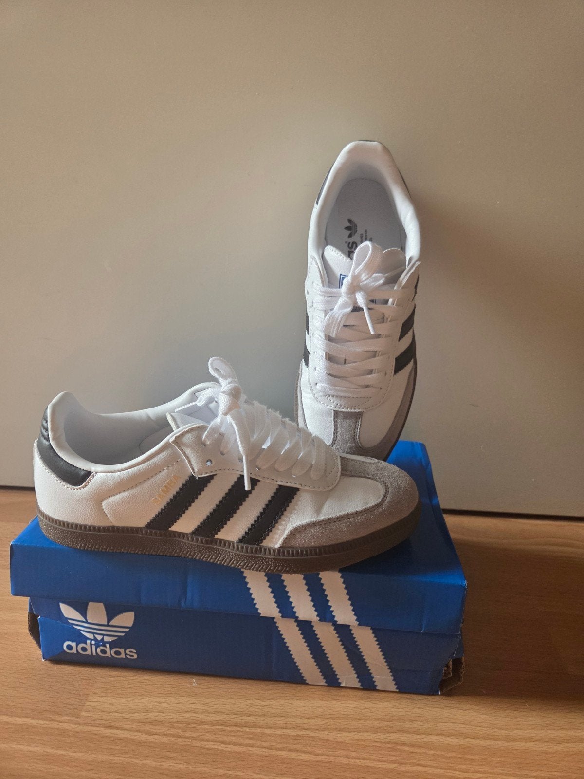 Adidas Samba OG sneakers - Wit met zwarte strepen, Kleding | Dames, Schoenen, Adidas, Wit, Ophalen of Verzenden, Sneakers of Gympen