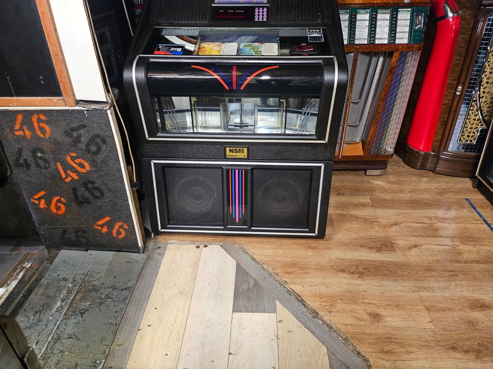 perfect spelende cd juke box vol met golden oldi s, Ophalen of Verzenden, 1970 tot heden, Overige merken