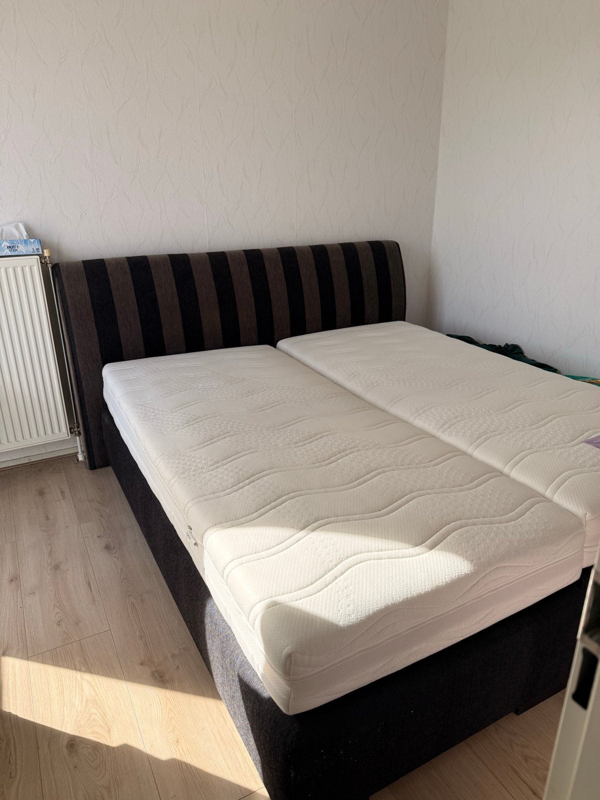 Gratis Tweepersoonsbed 180x200 met topper