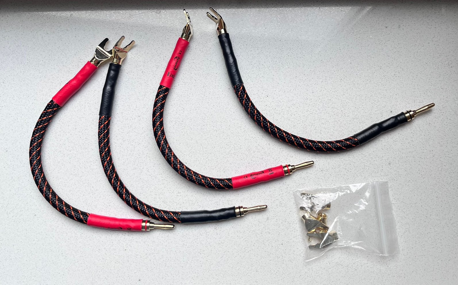 Dynavox audio jumpers - bi-wire(99.99 OFC) 20cm, Audio, Tv en Foto, Audiokabels en Televisiekabels, Ophalen of Verzenden, Zo goed als nieuw