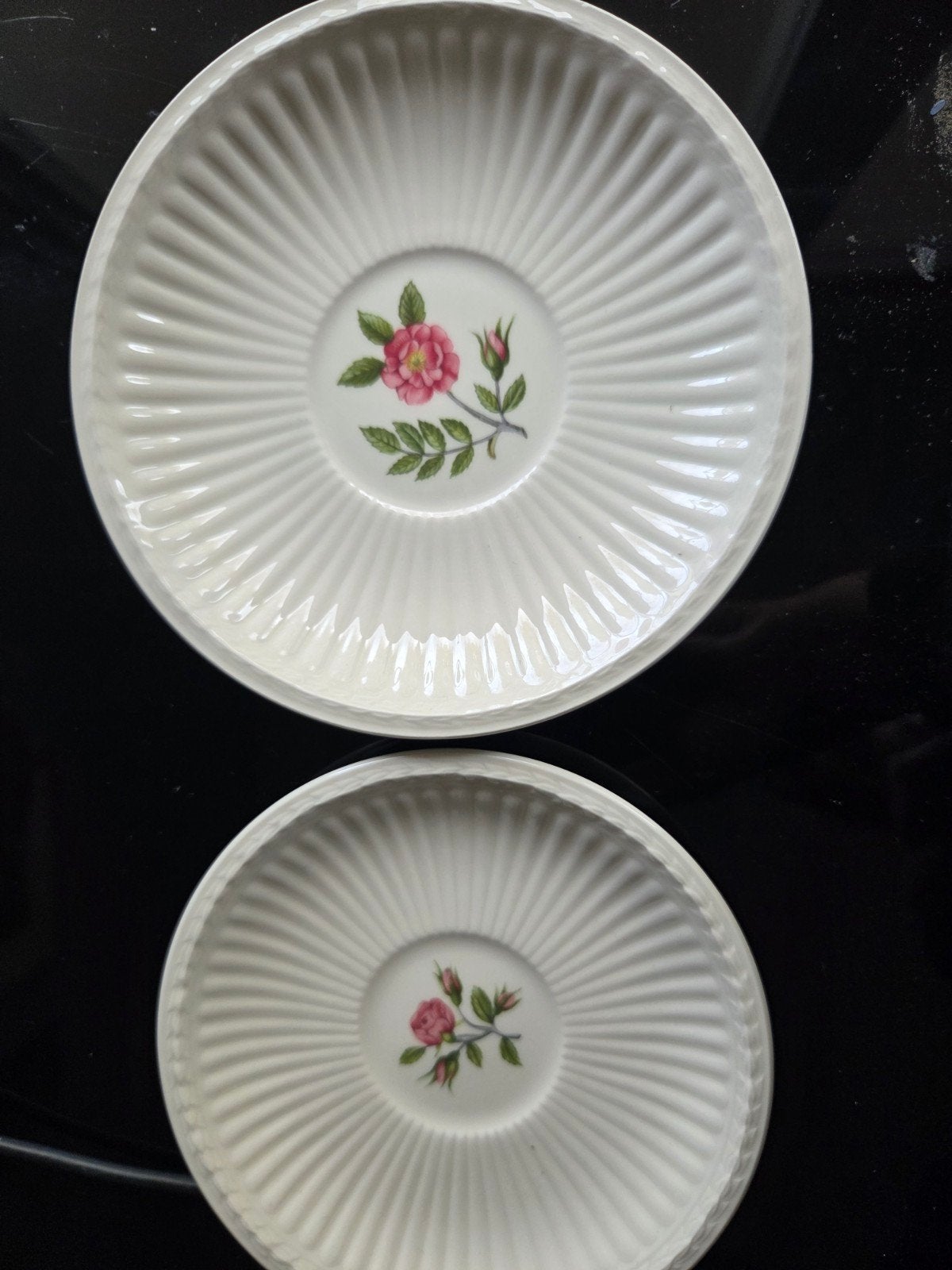 Wedgwood Rosalind schoteltjes - set van 2, Ophalen