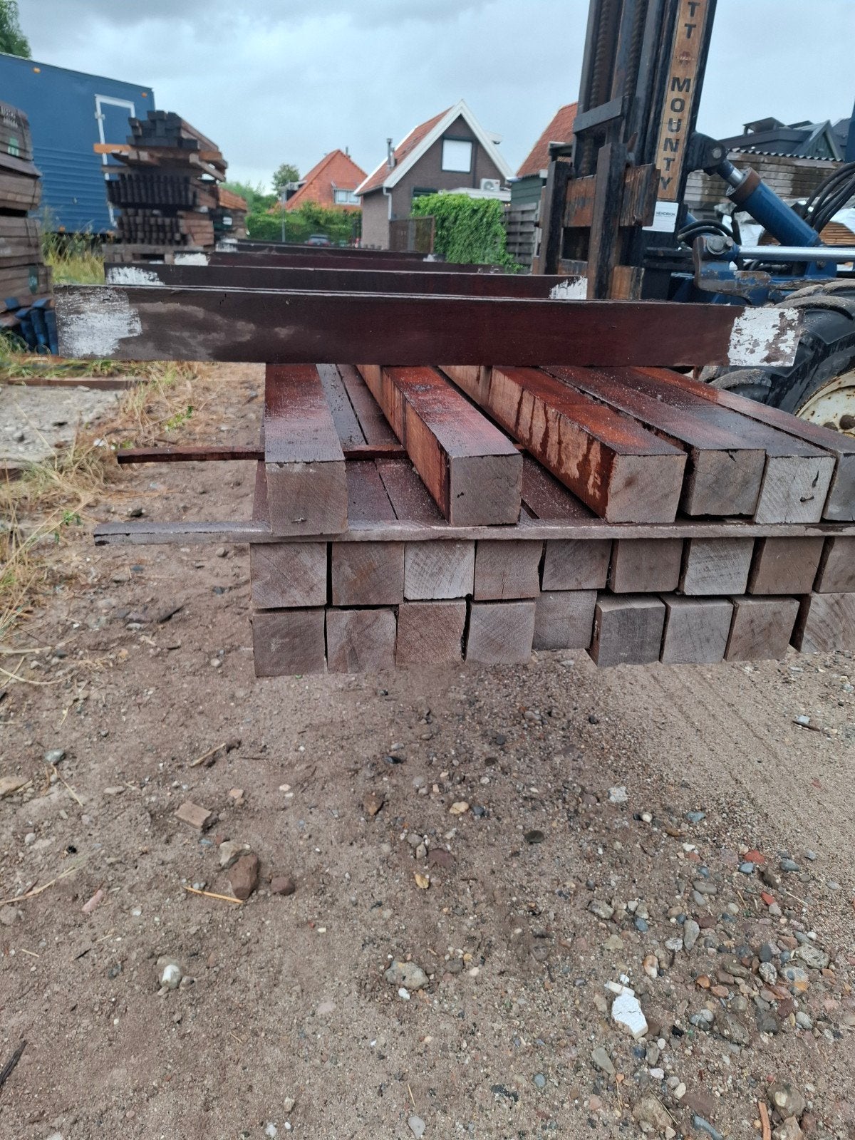 partij 24 st hardhout palen balken 6x6x400 cm bezorgen mogel, Ophalen, Nieuw, Hardhout, 250 cm of meer