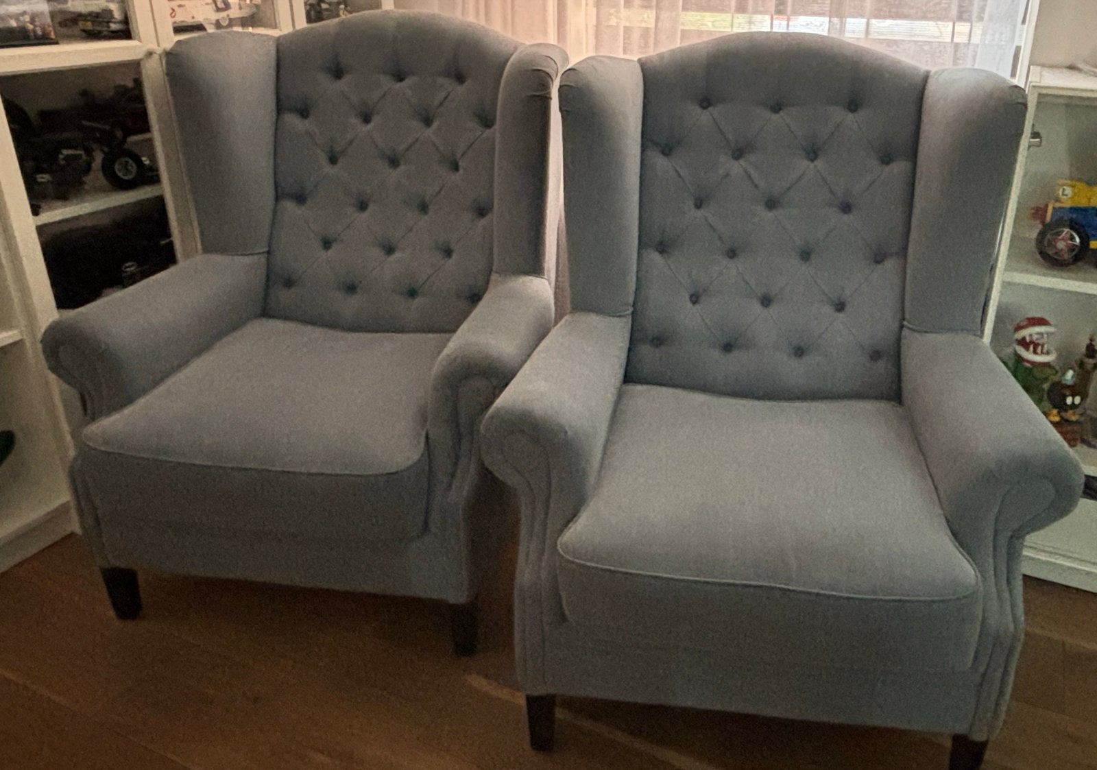 Set van 2 blauw/grijze fauteuils met knopen, Huis en Inrichting, Fauteuils, Ophalen, Gebruikt, 75 tot 100 cm, Landelijk