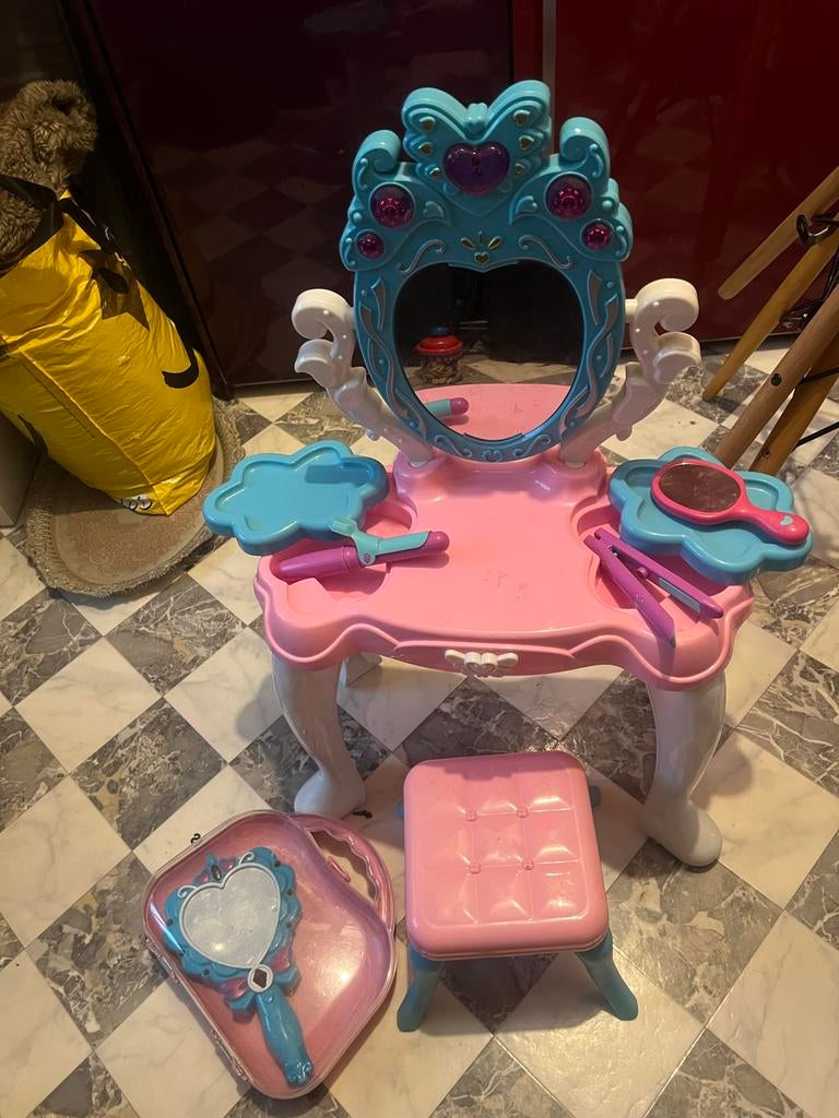 Roze make-up tafel met spiegel en accessoires voor kinderen, Ophalen of Verzenden, Gebruikt, Meisje