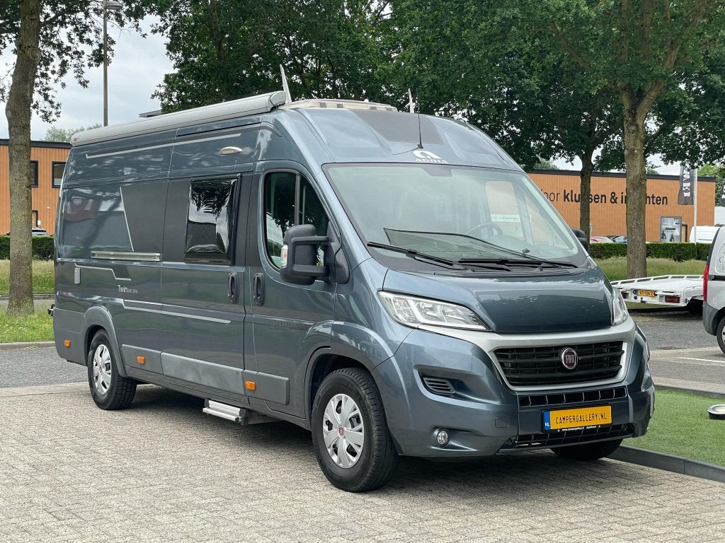 Adria Twin 640 SPX DWARSBED ZONNEPANEEL BEARLOCK EURO6, Buscamper of Camperbus, Ringverwarming, Fiat, 6 tot 7 meter