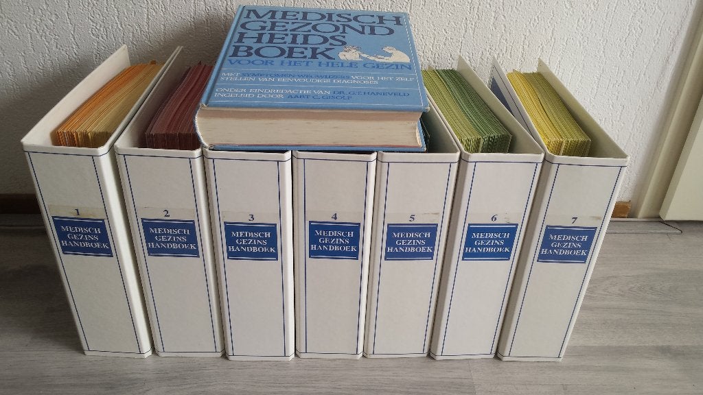 Medisch encyclopedie 7delen + gezondheidsboek v h hele gezin, Ophalen, Zo goed als nieuw, Medisch