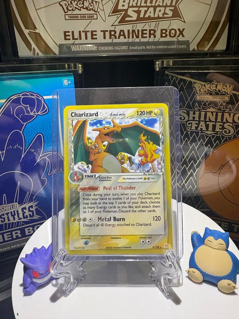 Charizard (Delta Species), Hobby en Vrije tijd, Verzamelkaartspellen | Pokémon, Ophalen of Verzenden, Zo goed als nieuw, Losse kaart