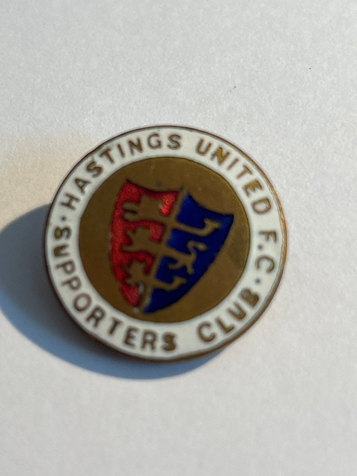 Vintage Hastings United F.C. Supporters Club Speldje, Ophalen of Verzenden, Gebruikt, Sport, Speldje of Pin