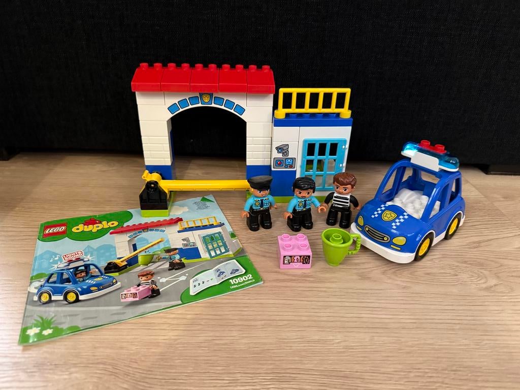 LEGO Duplo Politiebureau en Motor (10902), Kinderen en Baby's, Speelgoed | Duplo en Lego, City, Ophalen of Verzenden, Zo goed als nieuw