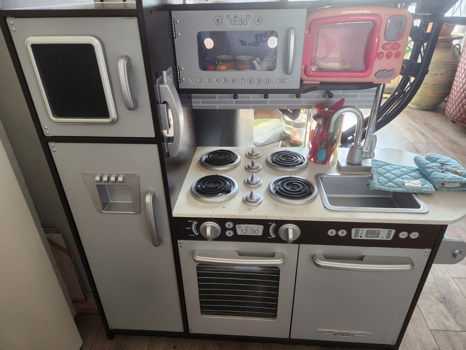 KidKraft Speelkeuken met diverse keukengerei, Ophalen, Zo goed als nieuw