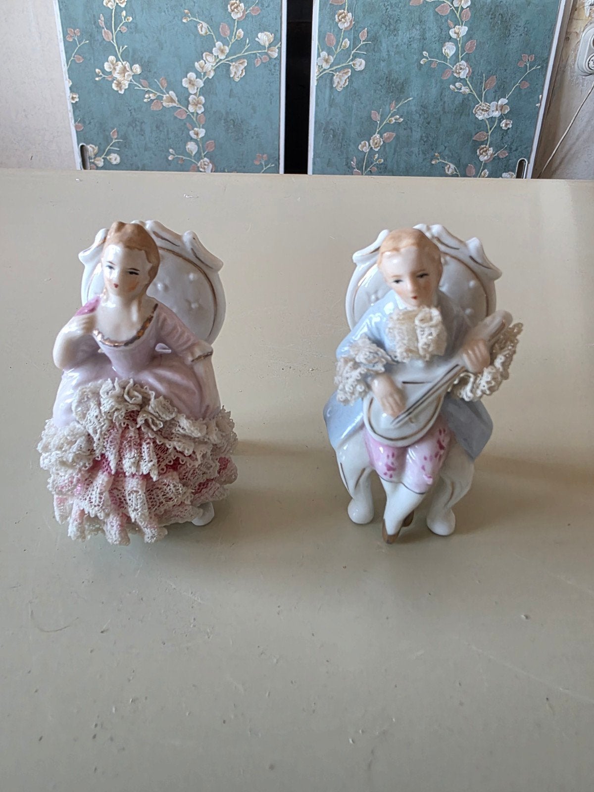 Vintage Porseleinen Beeldjes - Rococo Stijl Paar, Antiek en Kunst, Ophalen of Verzenden