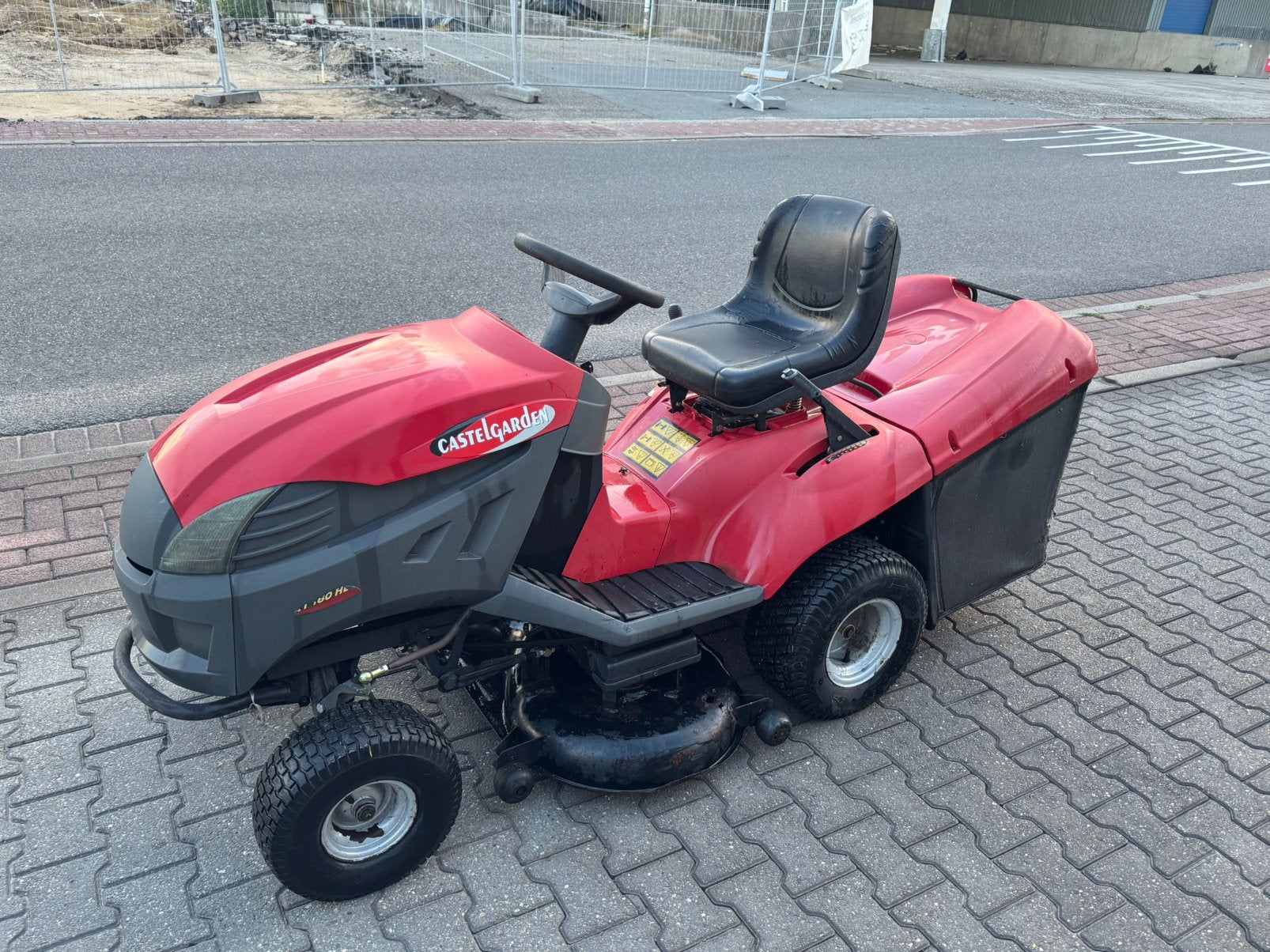 Castelgarden zitmaaier 15,5 pk Briggs & Stratton – opvangbak, Ophalen, Gebruikt
