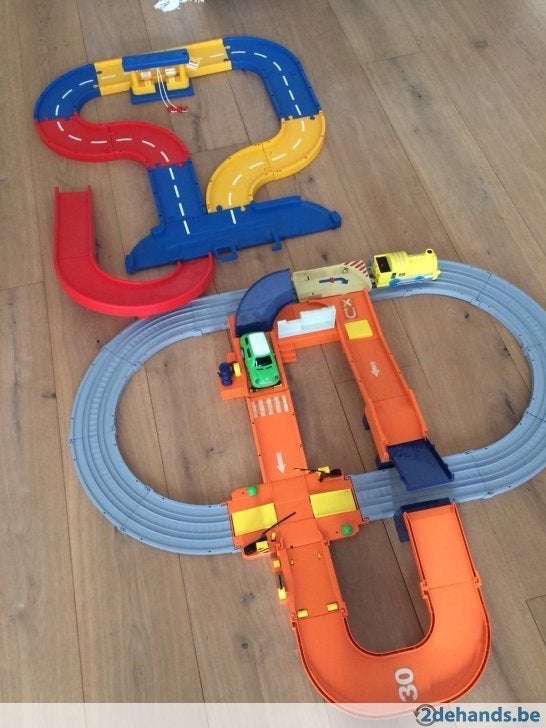 Grote speelgoed racebaan met auto's en trein, Overige merken, Zelf te bouwen, Ophalen of Verzenden, Overige aandrijving