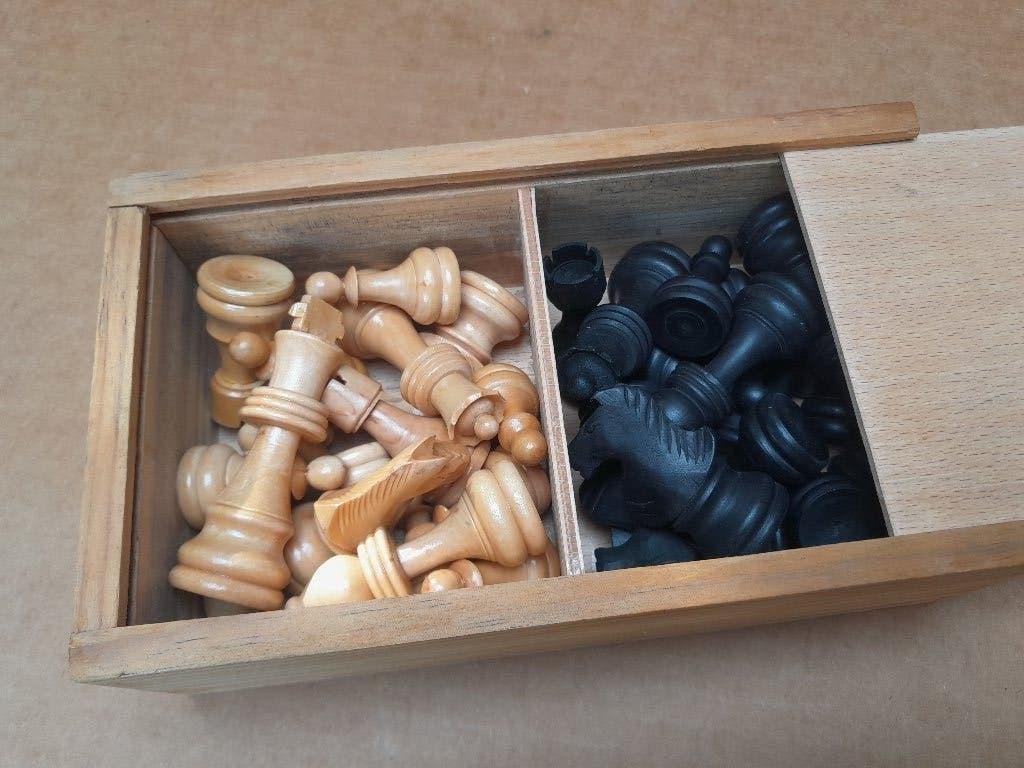 houten Staunton schaakspel, Hobby en Vrije tijd, Ophalen of Verzenden, Zo goed als nieuw
