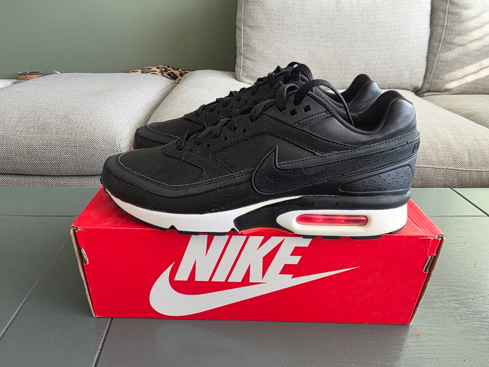 Nike air max classic bw zwart chrimson maat 43 leder, Ophalen of Verzenden, Zwart