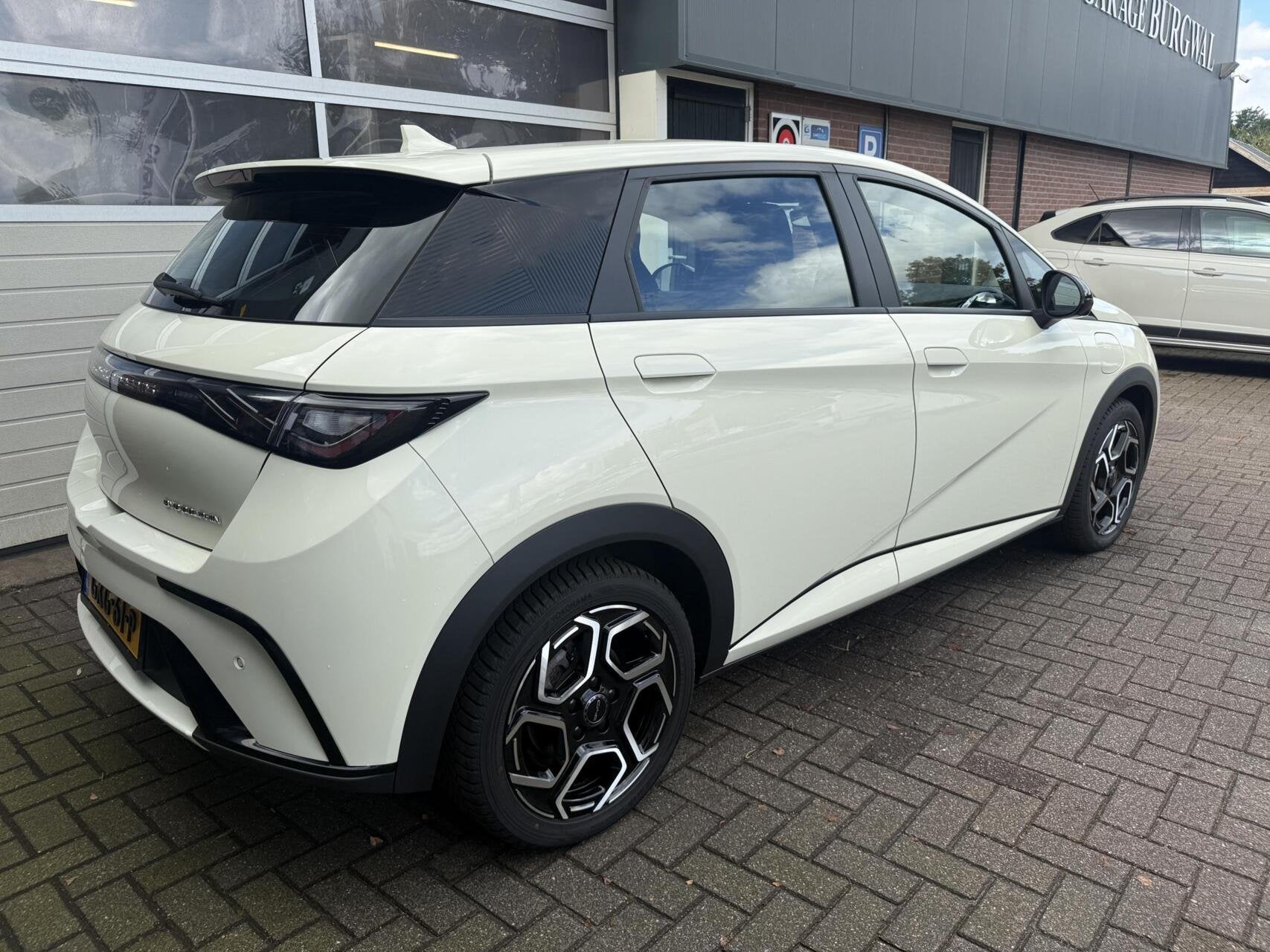 Byd Dolpin Comfort 60.4 kWh SOH 95% WARMTEPOMP *ALL-IN PRIJS, Auto's, Gebruikt, Zwart, Wit, Origineel Nederlands