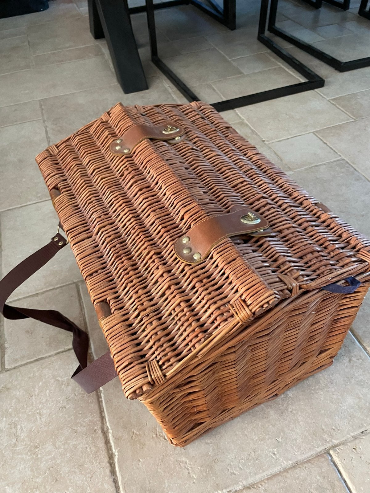 Grote rieten picknickmand met bestek en deken, Ophalen, Zo goed als nieuw