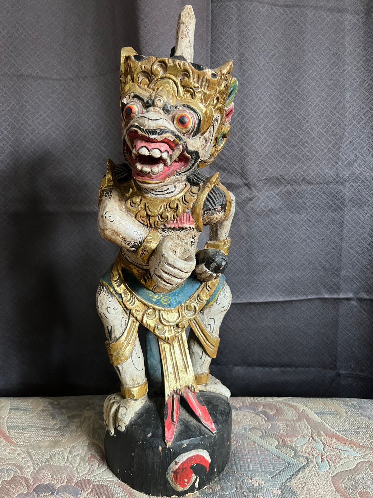 Kerisdrager  Hanuman, Ophalen