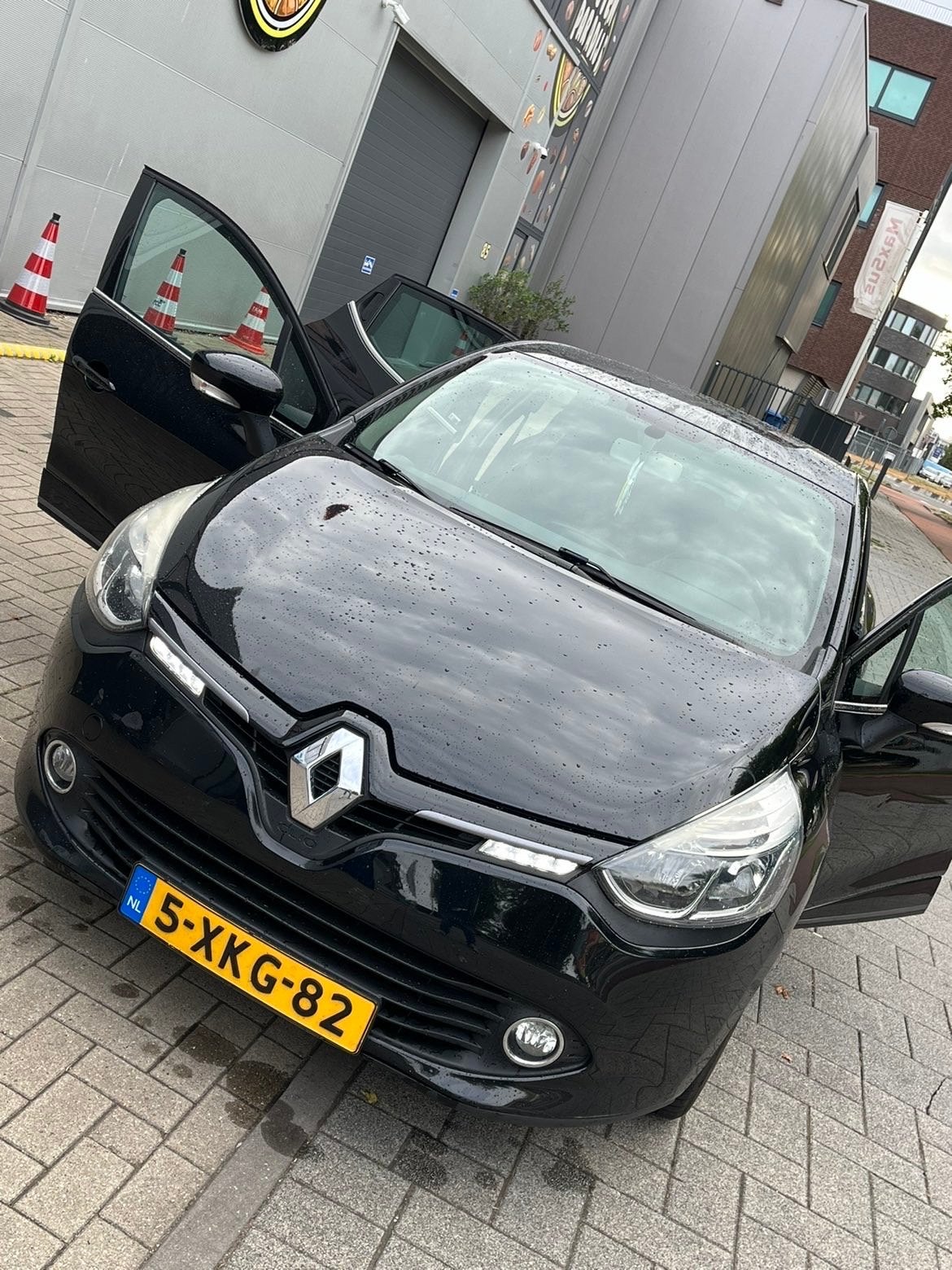 Renault Clio 0.9 TCE 66KW 5-DRS 2014 Grijs NAP nedelander, Auto's, Voorwielaandrijving, 898 cc, 40 €/maand, 540 kg