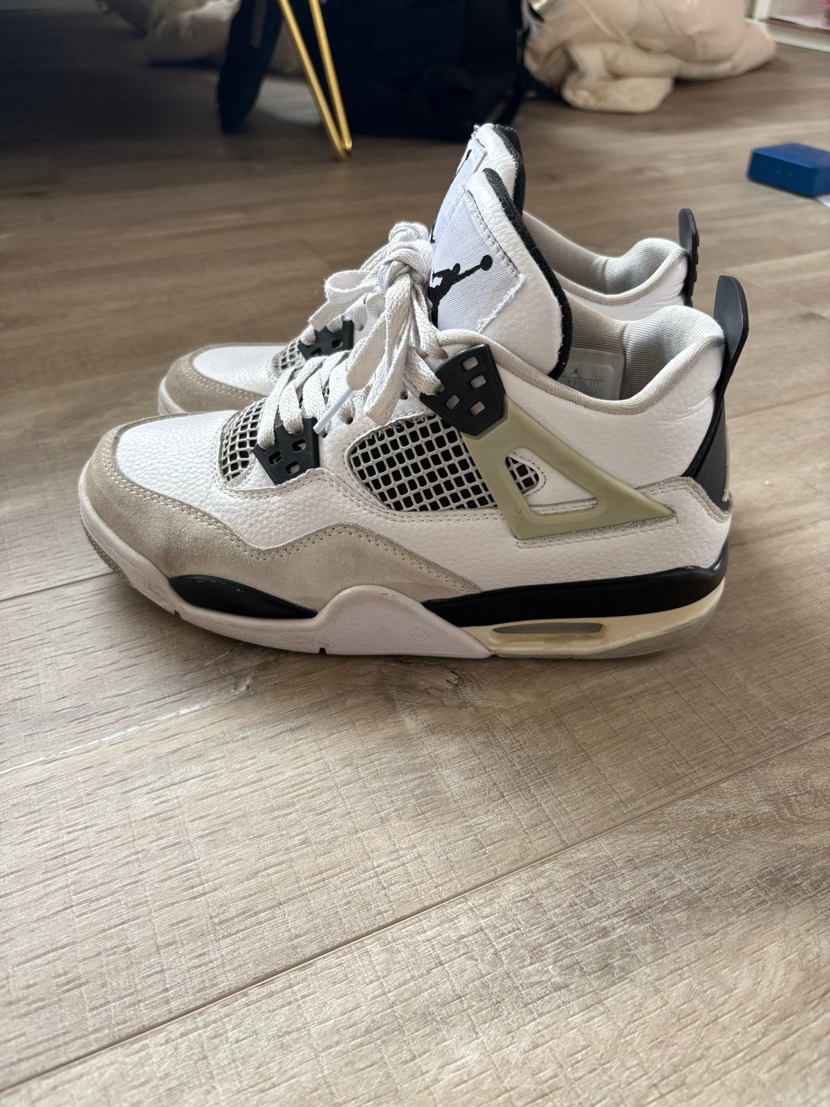 Jordan 4 Retro Military Black - Gedragen, Ophalen, Gedragen, Wit, Sneakers of Gympen