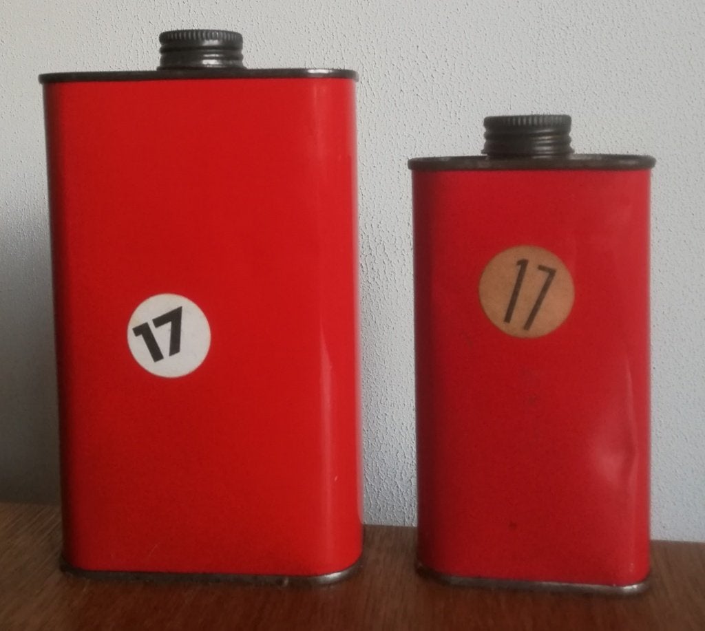 2 blikken Hydraulic Oil 17, Ophalen of Verzenden, Gebruikt, Overige