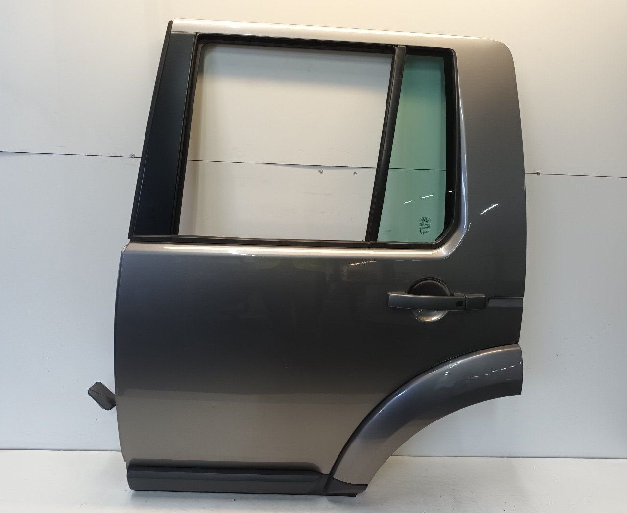 Portier links achter Land Rover Discovery, Auto-onderdelen, Onderdelen@venauto.nl, Van der Ven Autorecycling B.V., Ettenseweg 76, 4706 PB Roosendaal, The Netherlands
