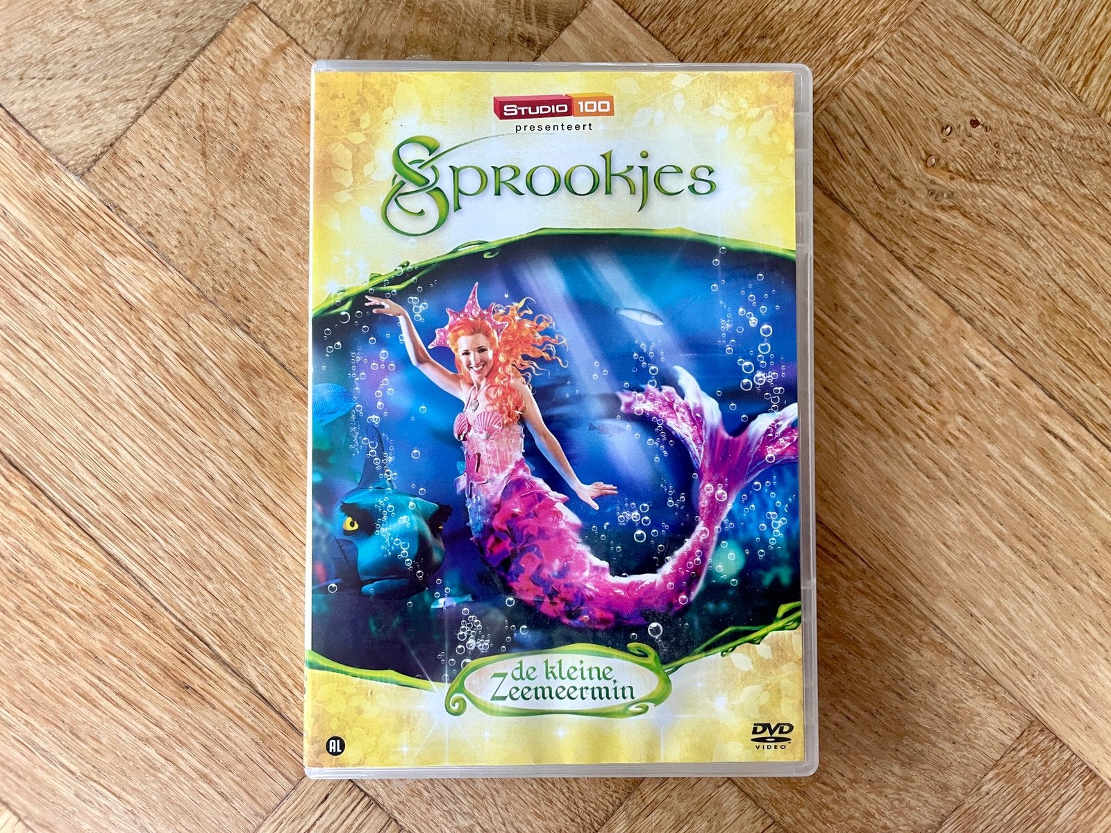 Studio 100 Musical: Kleine Zeemeermin op DVD (nette staat), Show, Alle leeftijden, Zo goed als nieuw, Ophalen of Verzenden
