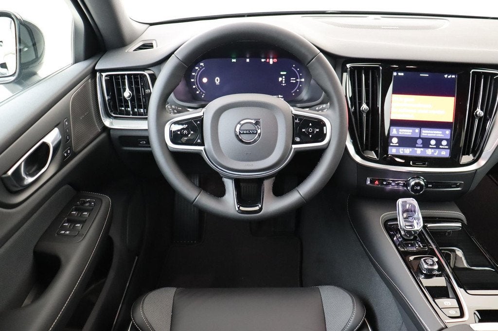 Volvo V60 T8 PLUG-IN HYBRID AWD PLUS PERFORMANCE ED. DARK -H, Auto's, Volvo, Automaat, 12 maanden, Stof, Euro 6