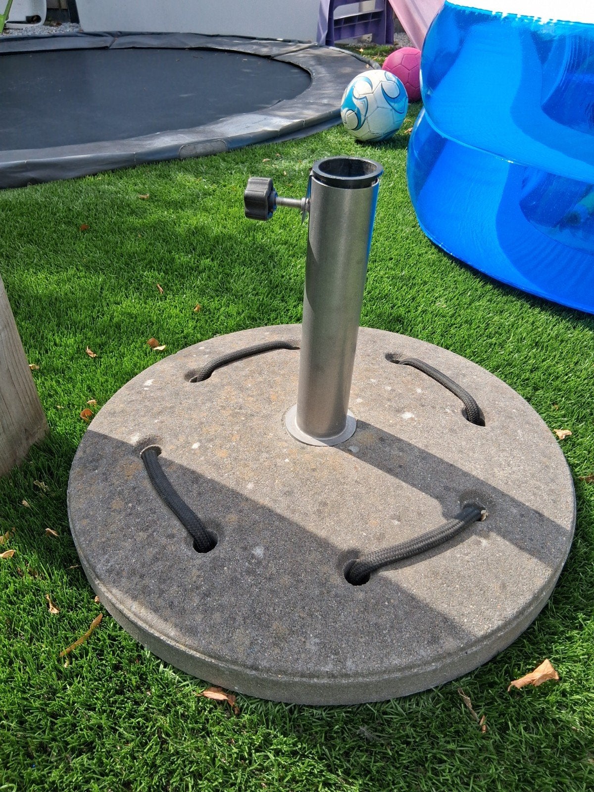 Stevige parasolvoet van beton, Tuin en Terras, Ophalen, Gebruikt, Minder dan 1 meter, Parasolvoet