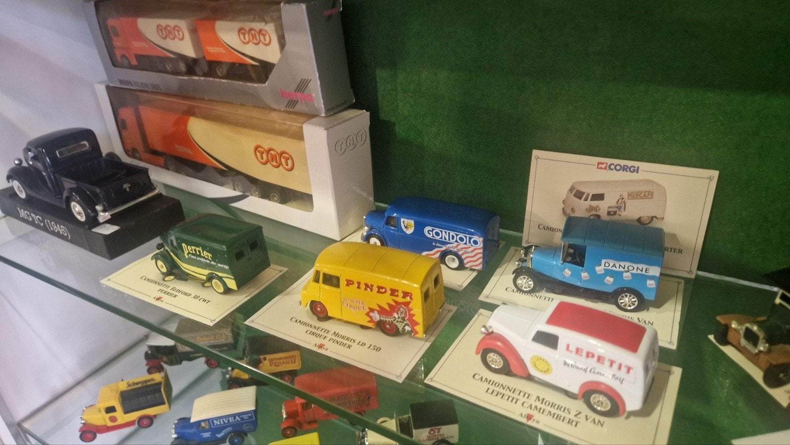 Grote verzameling miniatuur vrachtwagens en bestelbusjes, Ophalen of Verzenden