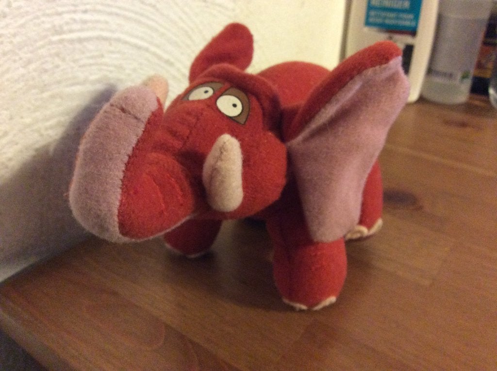 Disney's Tarzan Tantor knuffel. Maakt geluid. 16 x 10 cm, Verzamelen, Ophalen of Verzenden, Overige figuren, Gebruikt, Knuffel