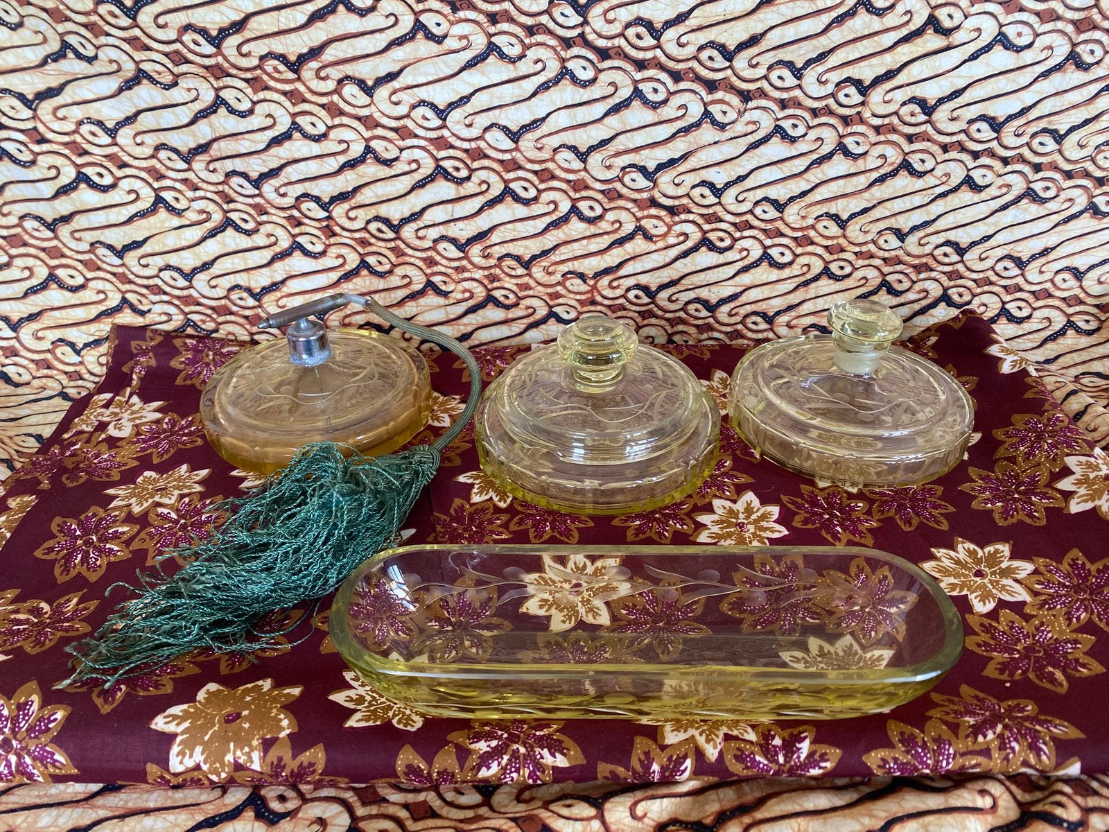 ANTIEKE ART DECO KRISTALGLAZEN BADKAMER ACCESSOIRES., Ophalen of Verzenden