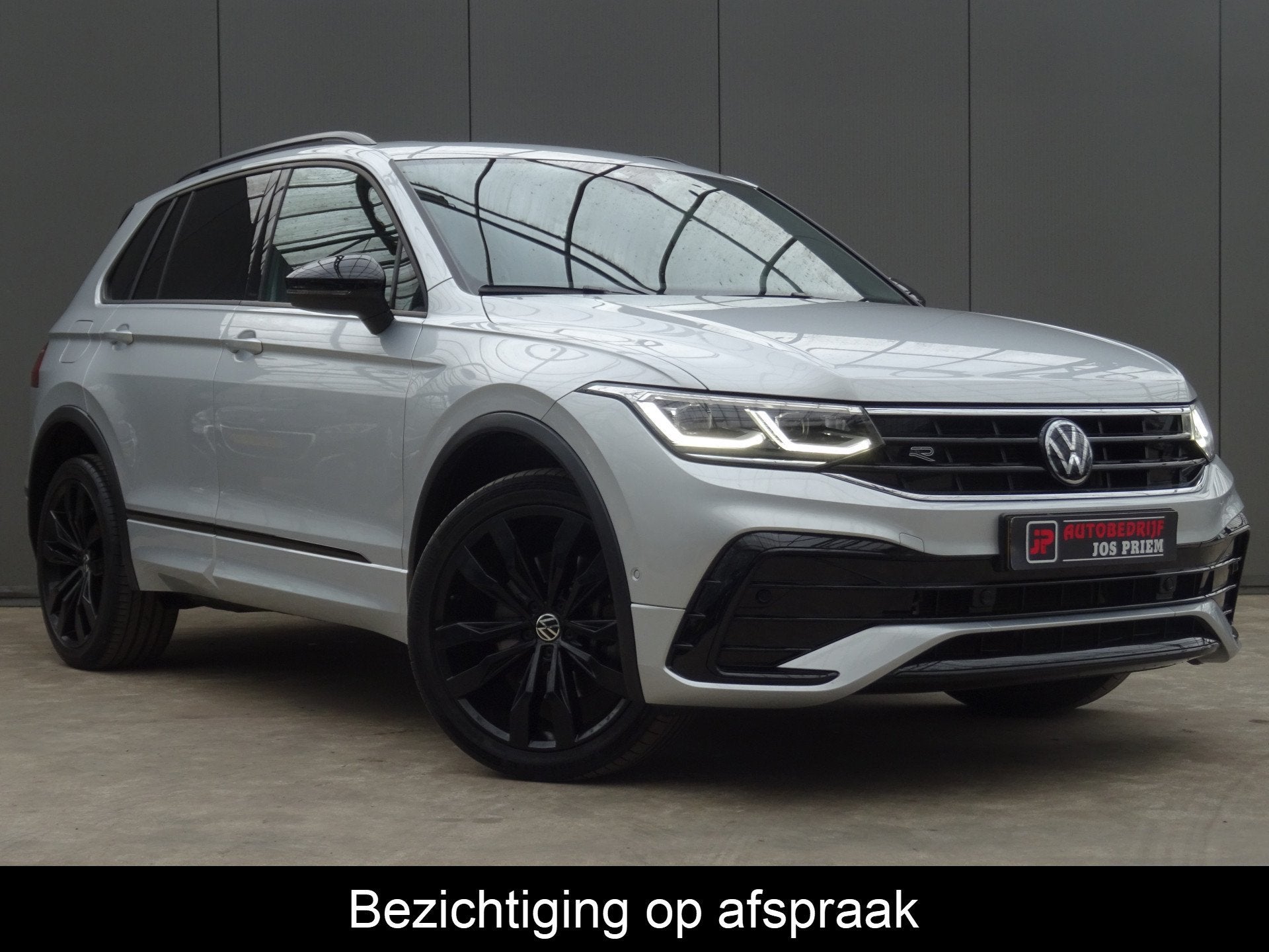 Volkswagen Tiguan 1.4 TSI eHybrid R-Line Business * PANORAMA, 4 cilinders, Grijs, Hybride Elektrisch/Benzine, 102 €/maand