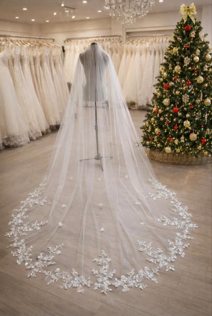 Bruidssluier Kathedraal nieuw, Kleding | Dames, Trouwkleding en Trouwaccessoires, Ophalen of Verzenden, Nieuw, Wit, Accessoires
