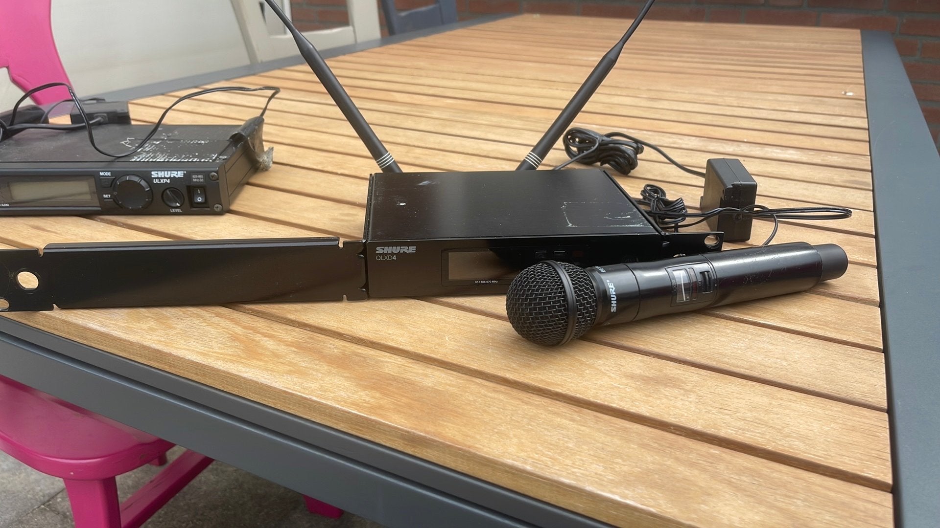Shure QLXD4 Draadloze Microfoon met Beta 58 Handheld, Ophalen, Zo goed als nieuw, Zangmicrofoon, Draadloos