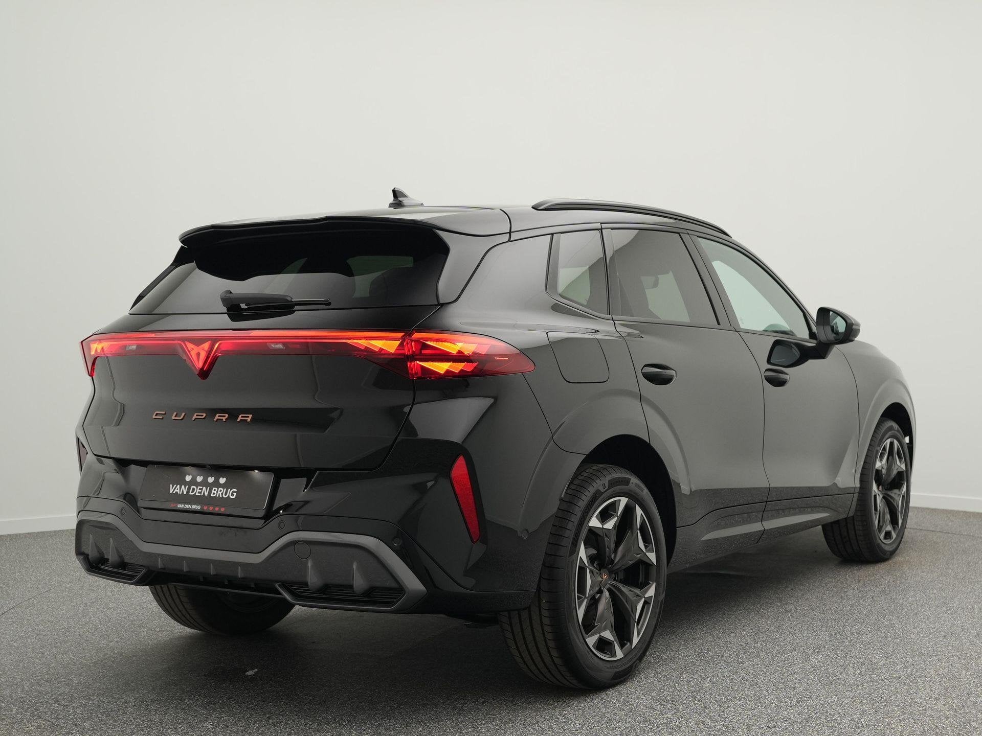 CUPRA Terramar 1.5 TSI e-Hybrid VZ 272PK | Panoramadak | Mat, Stof, 1498 cc, 2000 kg, 150 min