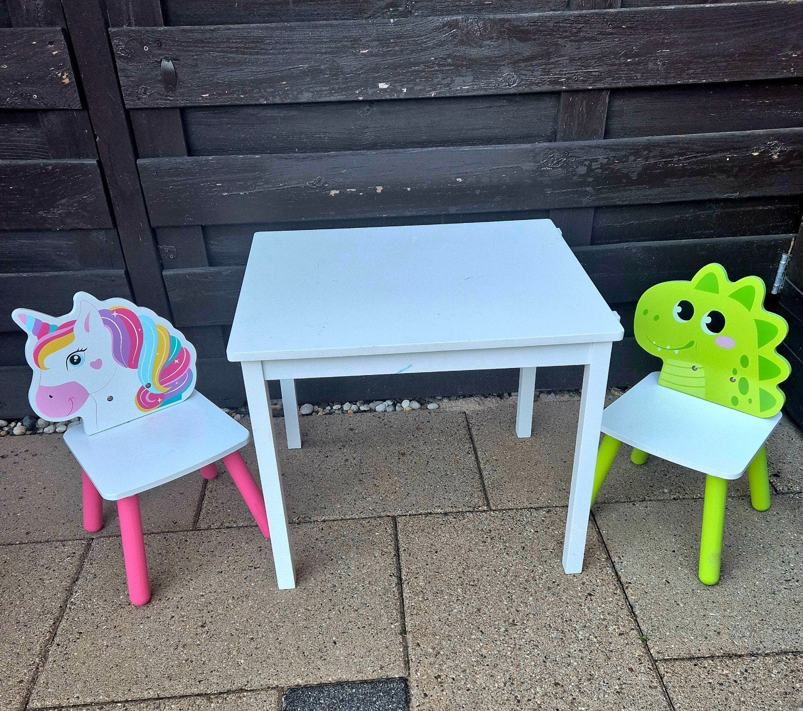 Kinder meubelsetje, ikea tafel en 2 stoeltjes

Unicorn/eenho, Ophalen, Gebruikt