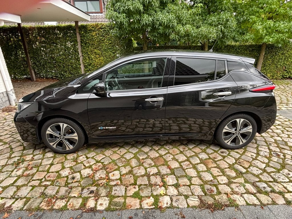 Foto 8 van Nissan Leaf Electric 40kWh 2018 Zwart metallic vol opties