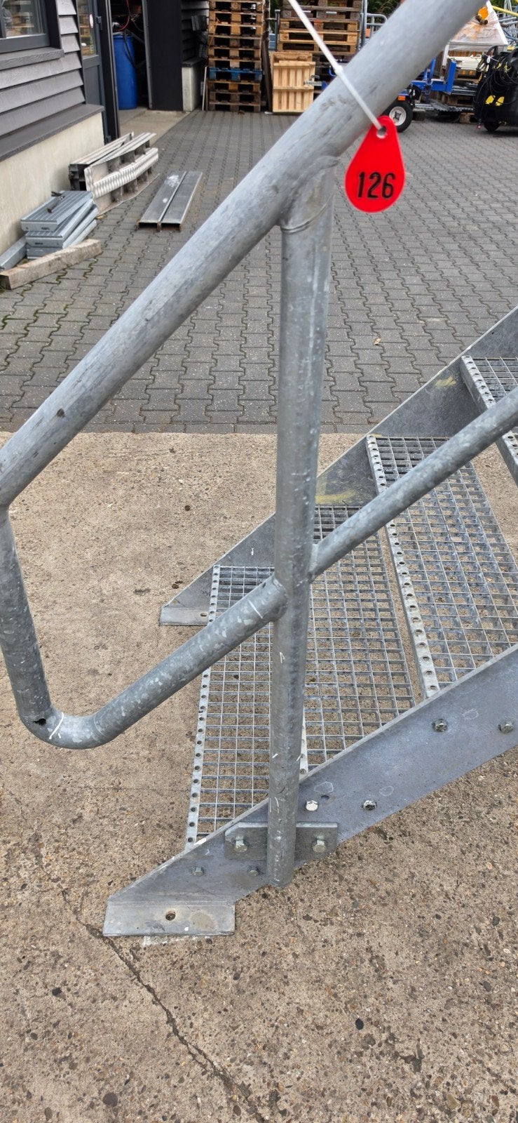 stalen trap gegalv hoog 3,4mtr nor126, Doe-het-zelf en Verbouw, Ophalen of Verzenden, Zo goed als nieuw, 2 tot 4 meter
