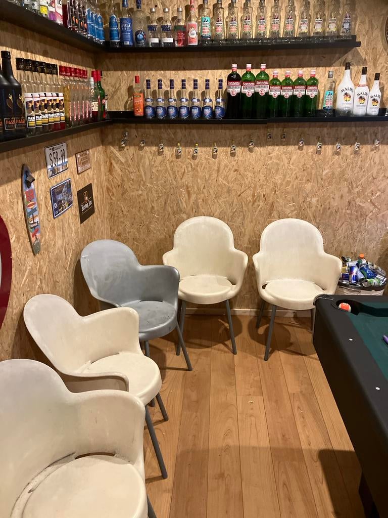 8 Stapelbare Kuipstoelen - Binnen/Buiten Gebruik, Ophalen, Kunststof, Gebruikt, Overige kleuren
