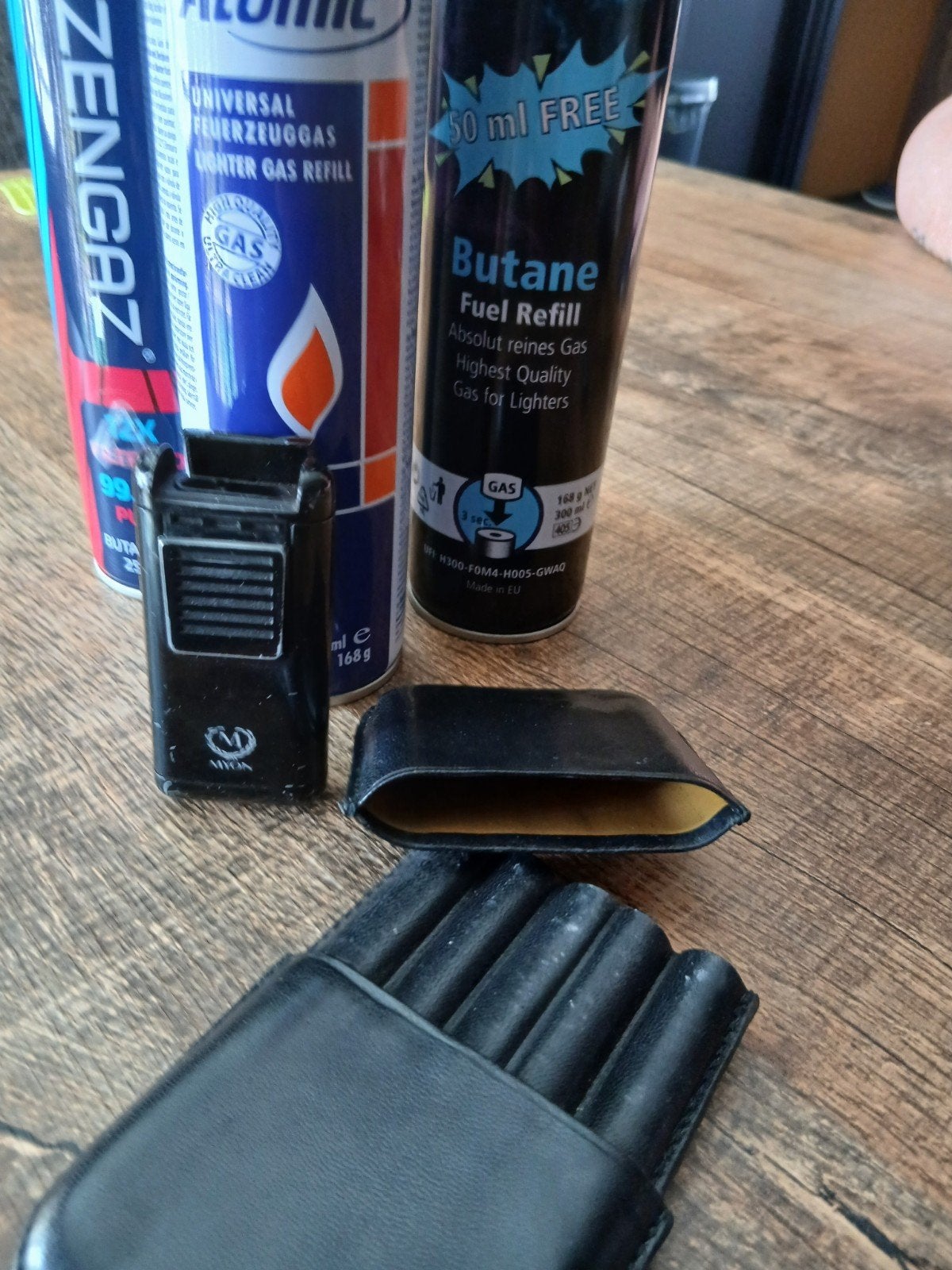 Rookaccessoires: gasflessen, sigarenkoker en aansteker, Ophalen of Verzenden
