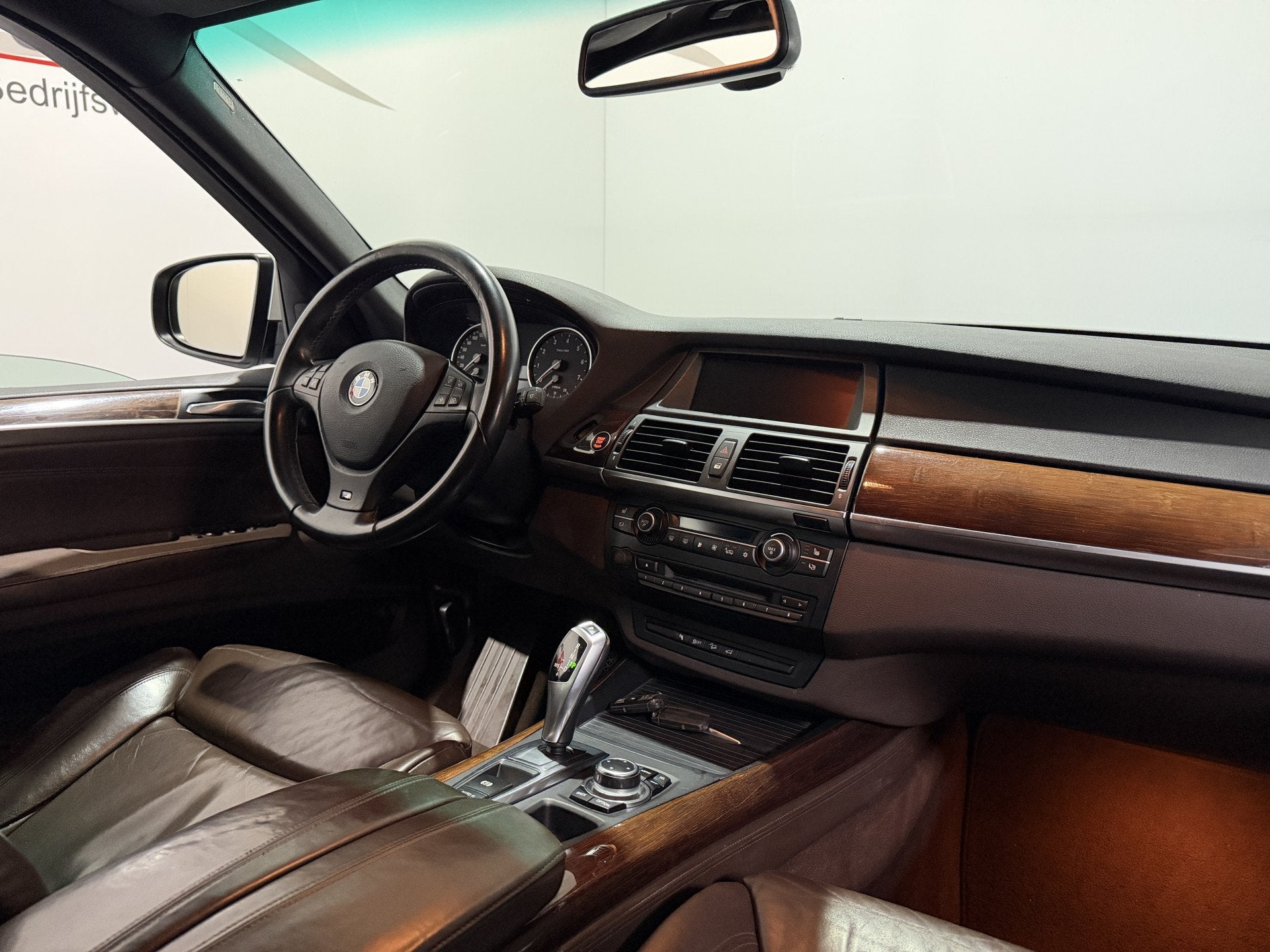 BMW X5 xDrive30i - Automaat - Navi / Stoelverw / Trekhaak, Auto's, Gebruikt, X5, 129 €/maand, Geïmporteerd