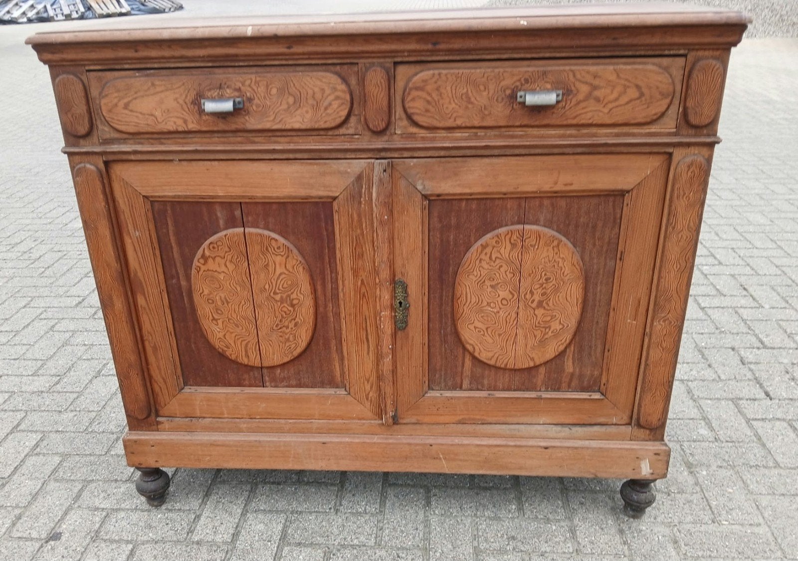 Dressoir, Ophalen