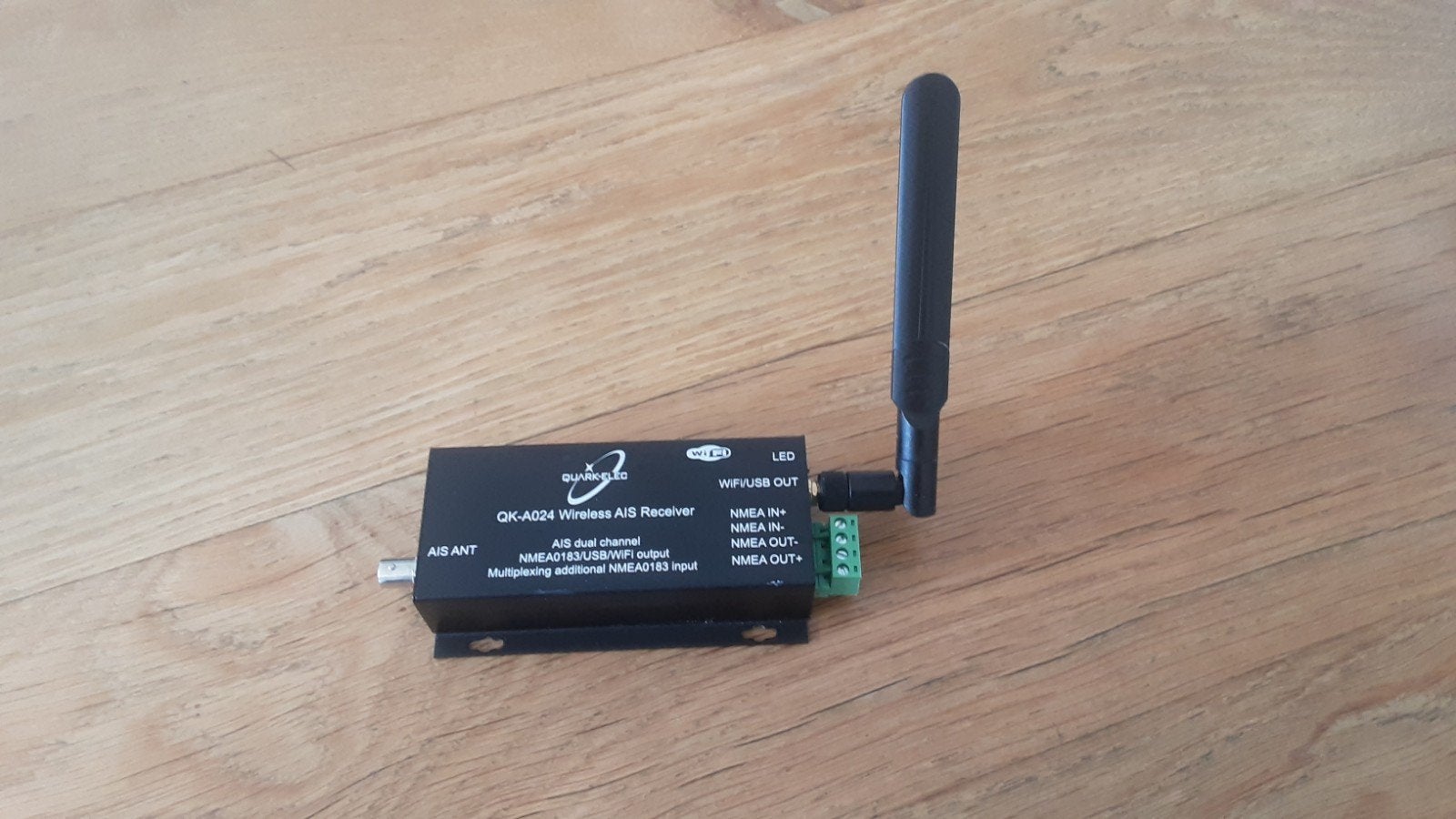 Prima AIS ontvanger Quark QK-A024 met Wifi en Splitter, Ophalen of Verzenden, Zo goed als nieuw, Communicatie