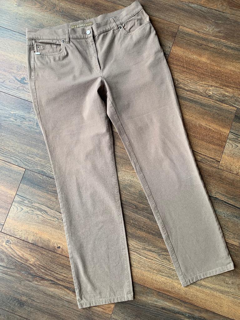 Zerres Cora 46 normaal donker zand kleur rits en knoop, Beige, Ophalen of Verzenden, Zo goed als nieuw, Broek of Spijkerbroek